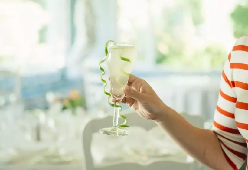 Отель Basin Harbor