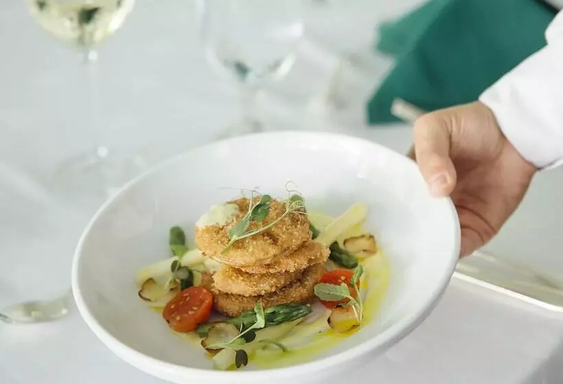 Отель Basin Harbor