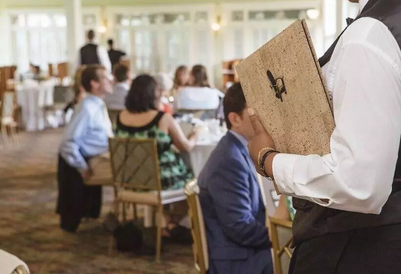 Отель Basin Harbor