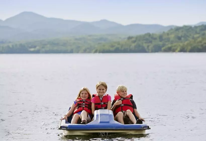 Отель Basin Harbor