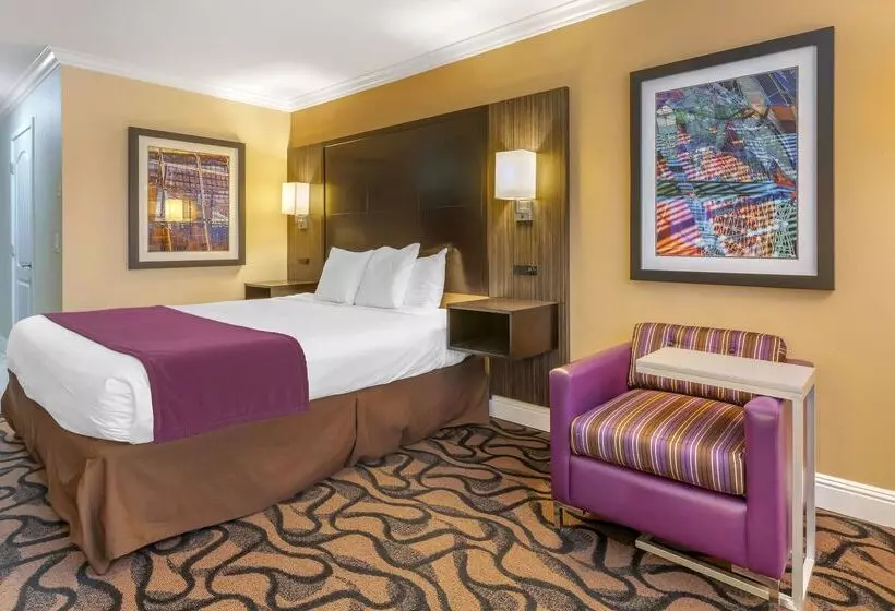 فندق Best Western Plus Airport Plaza