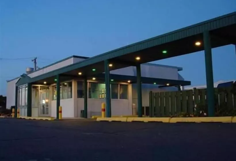 هتل O Hare Inn & Suites