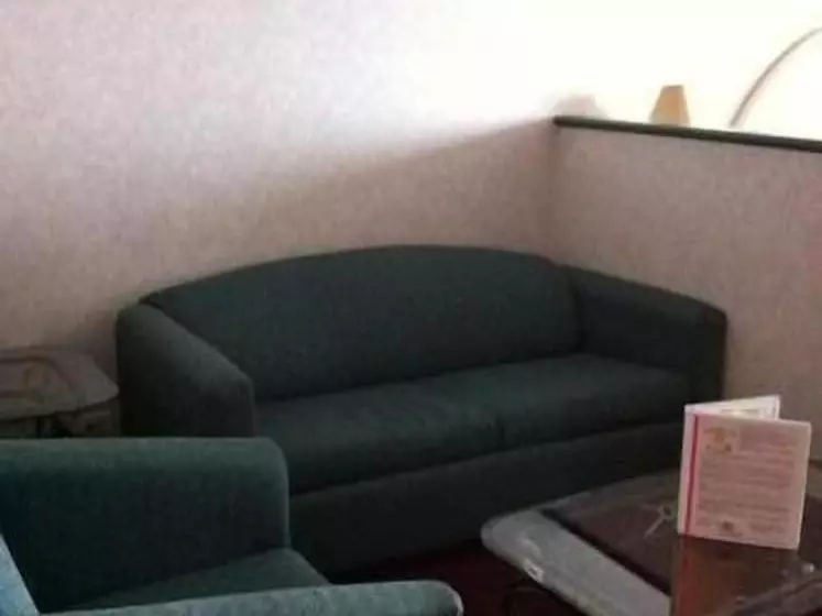 هتل O Hare Inn & Suites