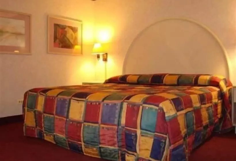 هتل O Hare Inn & Suites