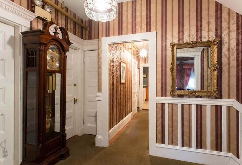 هتل The Coolidge Corner Guest House: A Brookline Bed And Breakfast