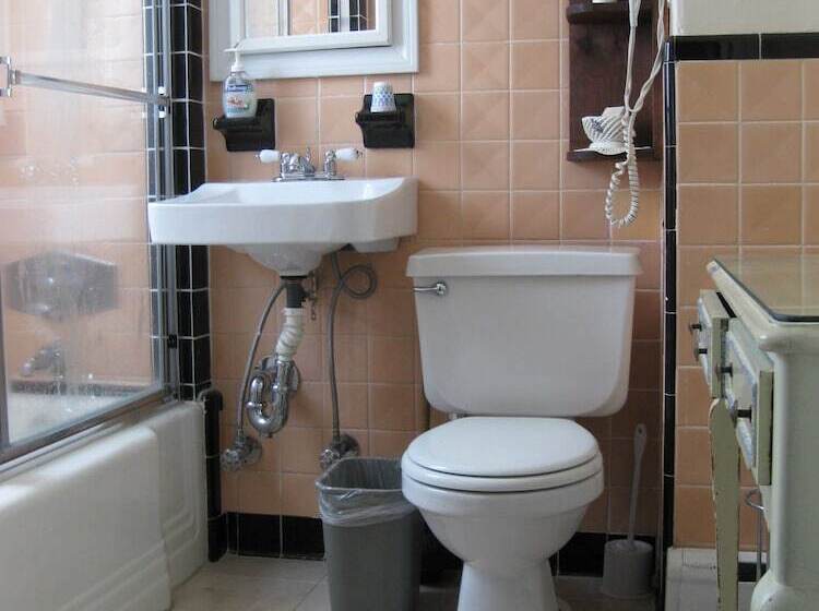 هتل The Coolidge Corner Guest House: A Brookline Bed And Breakfast