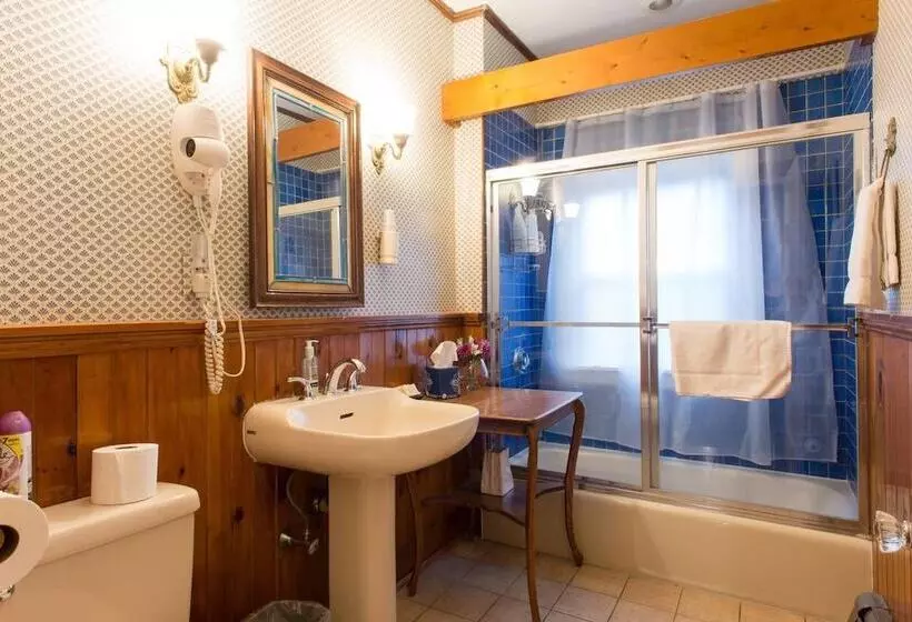 Otel The Coolidge Corner Guest House: A Brookline Bed And Breakfast