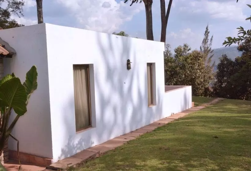 هتل White Horse Inn