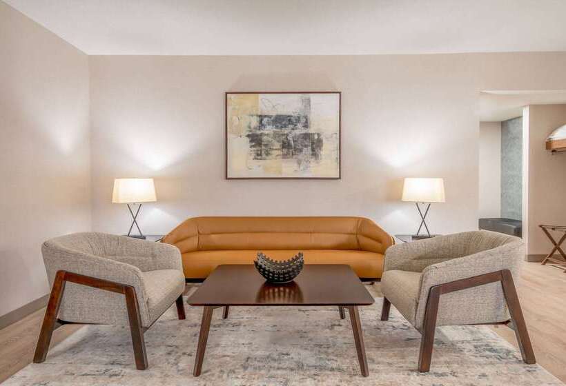 בית מלון כפרי Wyndham Indianapolis Airport