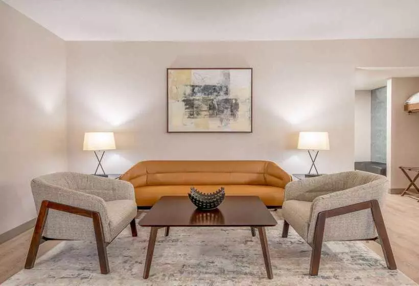 Hotelli Wyndham Indianapolis Airport