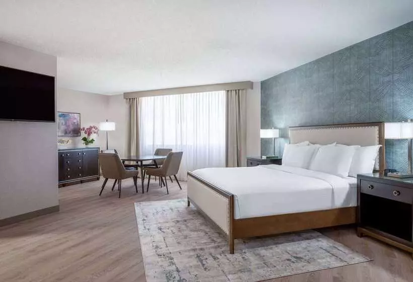 Hotelli Wyndham Indianapolis Airport