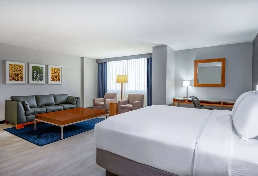 בית מלון כפרי Wyndham Indianapolis Airport