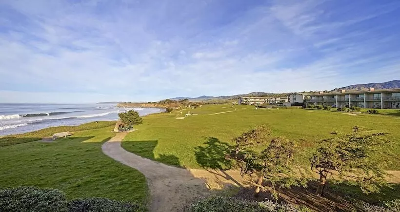 Cavalier Oceanfront Resort