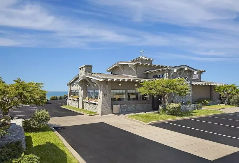 Cavalier Oceanfront Resort