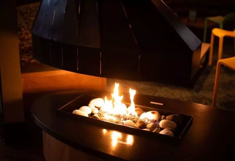 116, A Coast Hotel Bellevue