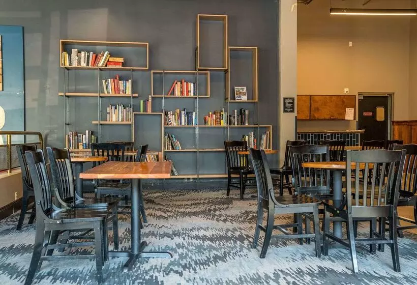 116, A Coast Hotel Bellevue