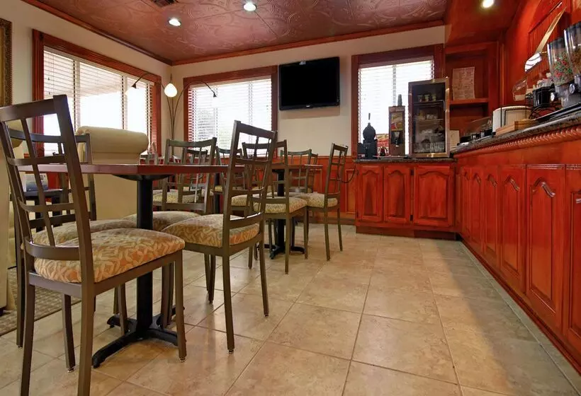 ホテル Americas Best Value Inn Kingsville