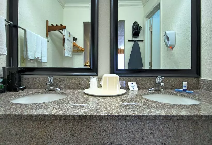 ホテル Americas Best Value Inn Kingsville