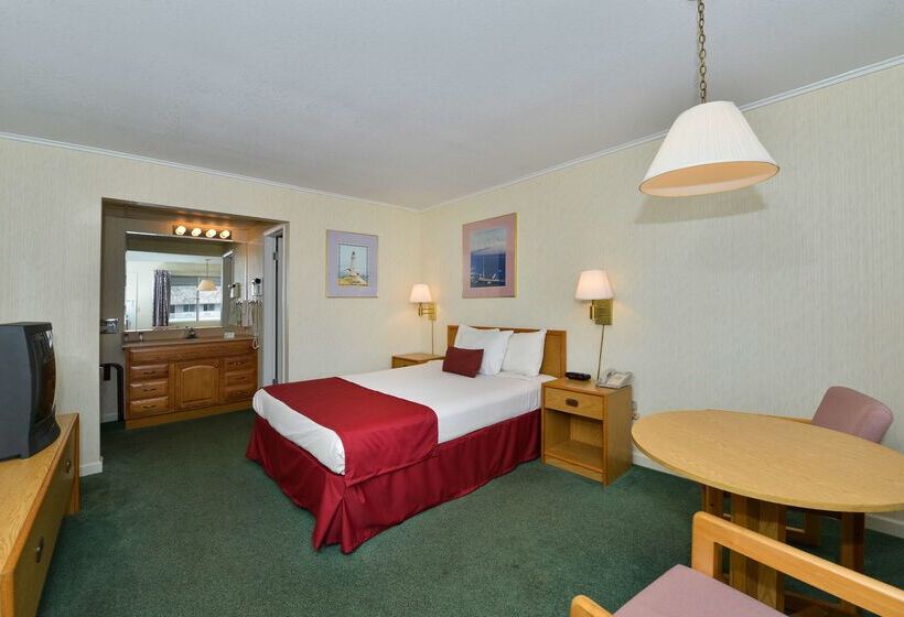 فندق Americas Best Value Inn Mackinaw City