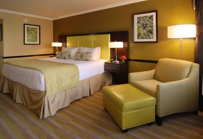 Отель Best Western Canoga Park Motor Inn