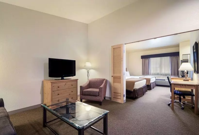 בית מלון כפרי Best Western Golden Spike Inn & Suites