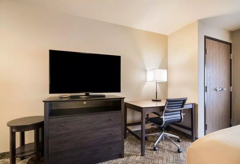 בית מלון כפרי Best Western Golden Spike Inn & Suites