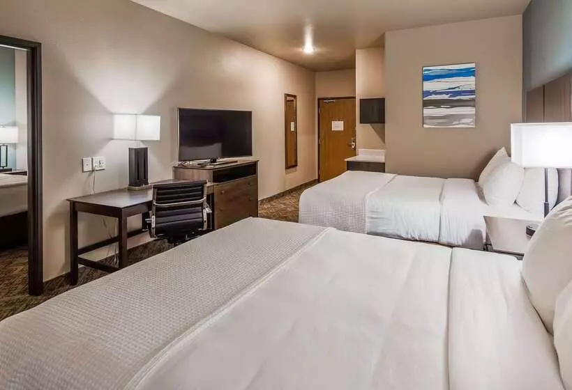 בית מלון כפרי Best Western Golden Spike Inn & Suites
