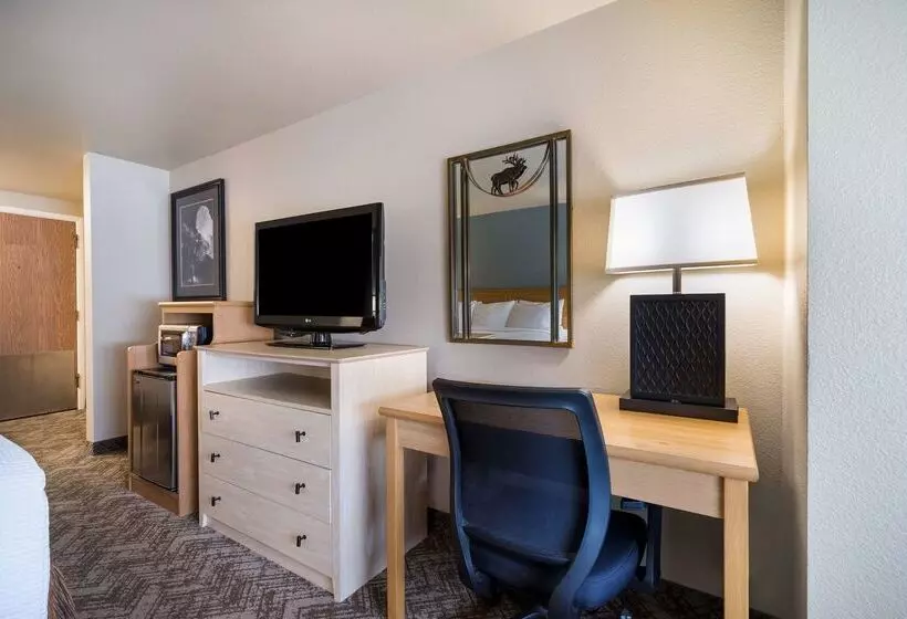 בית מלון כפרי Best Western Golden Spike Inn & Suites