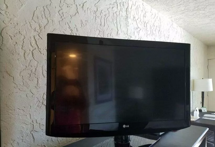 酒店 Quality Inn Clinton North