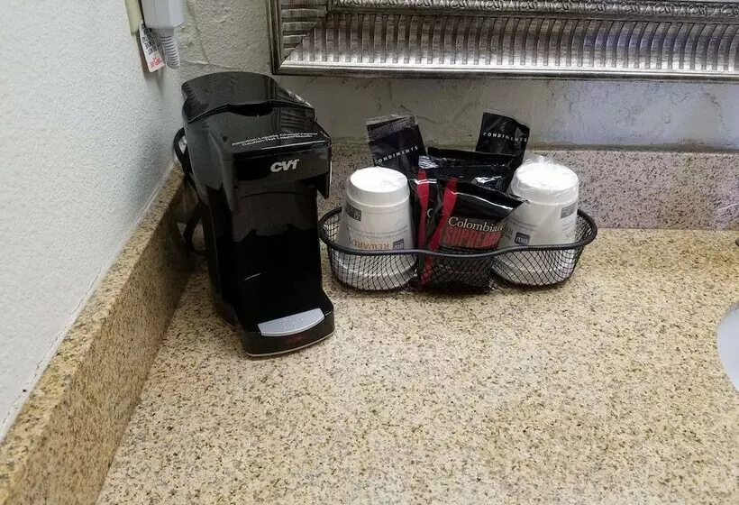 酒店 Quality Inn Clinton North