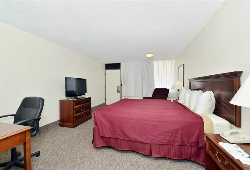 Hotel Ramada By Wyndham Mesa Downtown