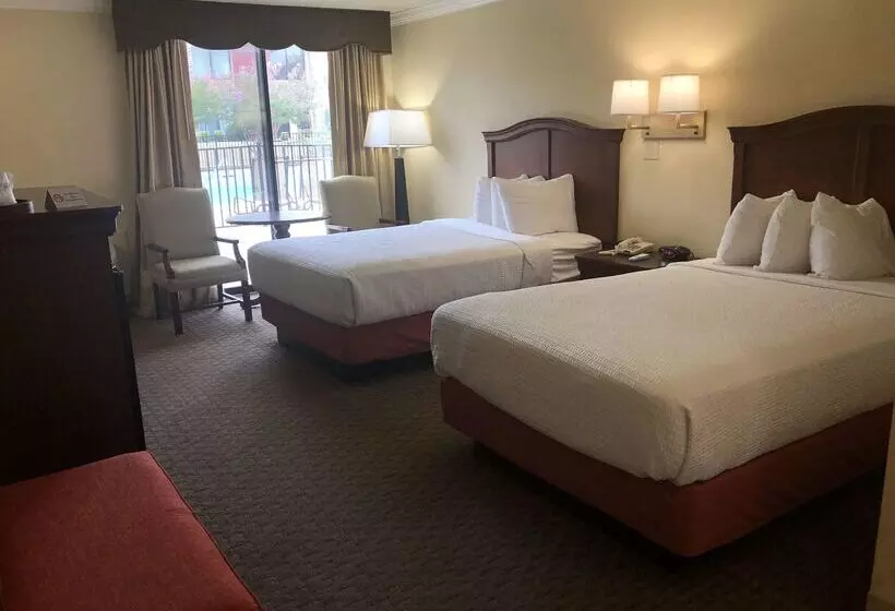 فندق Best Western Plus Burlington