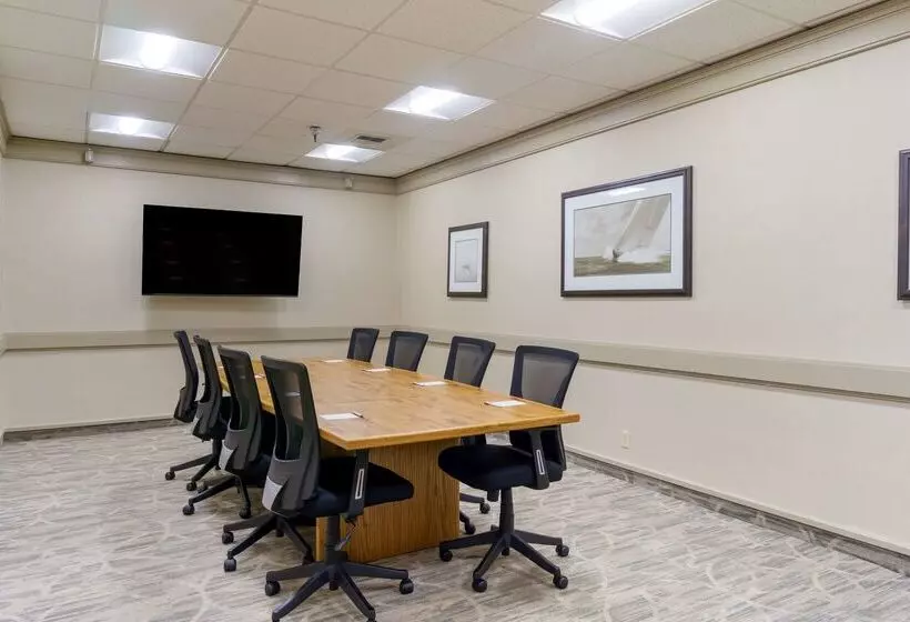 Best Western Plus Oak Harbor Hotel And Conference Center