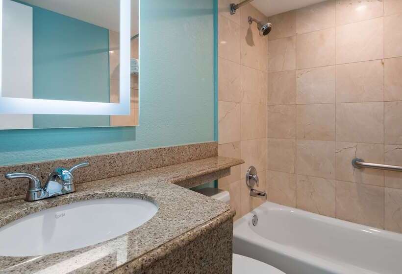 فندق Best Western Plus Oceanside Inn