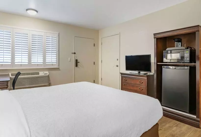 ホテル Best Western Rose Garden Inn