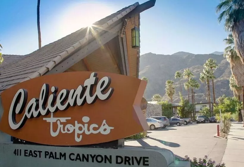 ホテル Caliente Tropics