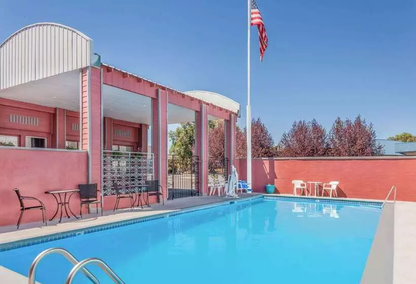 Hotel Days Inn By Wyndham Burns