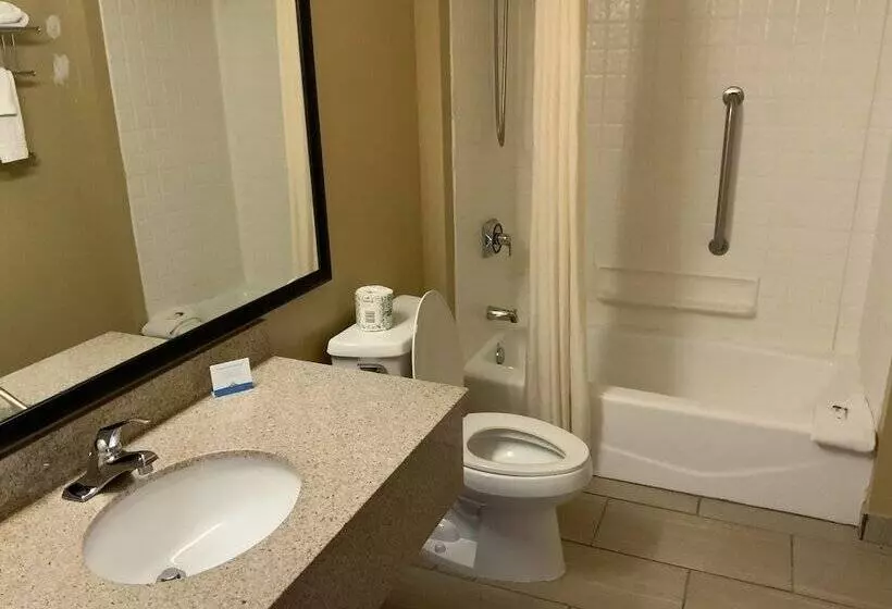 호텔 Days Inn By Wyndham Wauseon