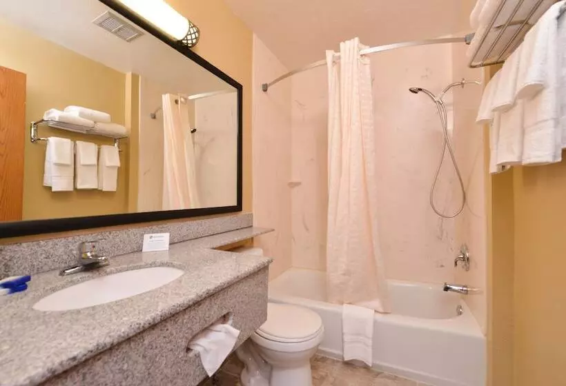 호텔 Days Inn By Wyndham Wauseon