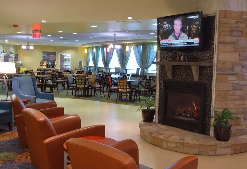 בית מלון כפרי Holiday Inn Express Pittsburgh West Greentree, An Ihg