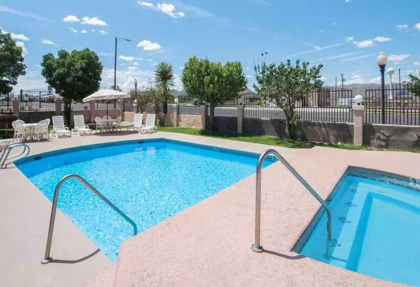 فندق Knights Inn Van Horn