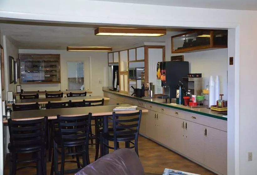 فندق Locomotive Inn