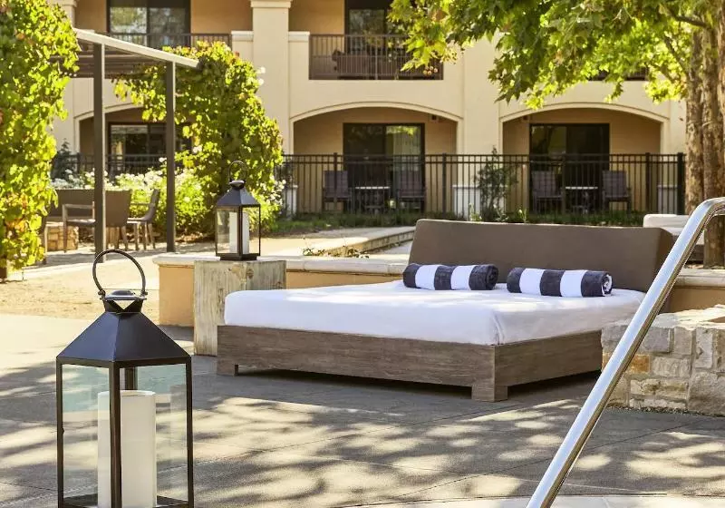 Отель Napa Valley Lodge