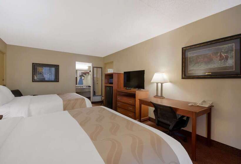 בית מלון כפרי Quality Inn