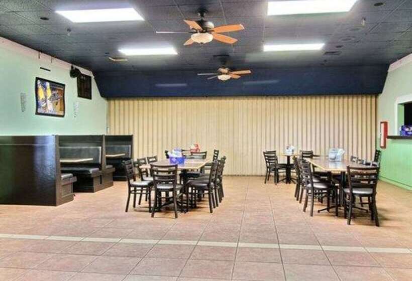 בית מלון כפרי Quality Inn