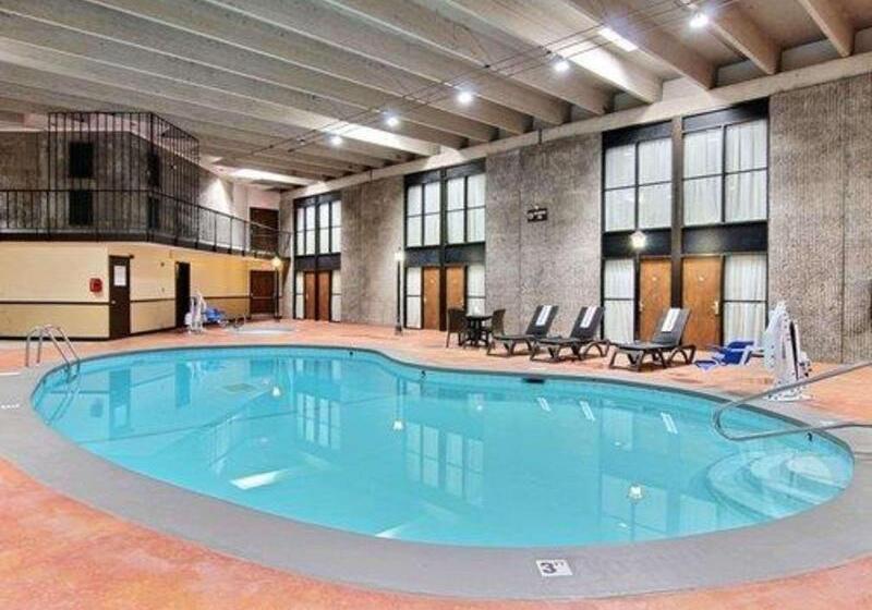 בית מלון כפרי Quality Inn