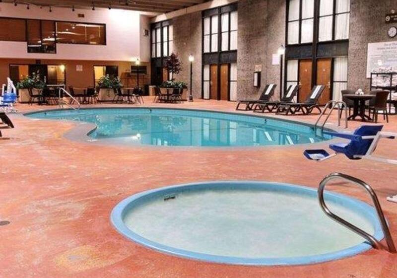 בית מלון כפרי Quality Inn