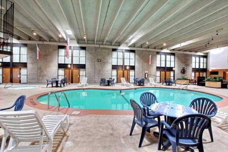 בית מלון כפרי Quality Inn