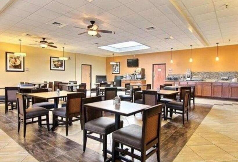 בית מלון כפרי Quality Inn