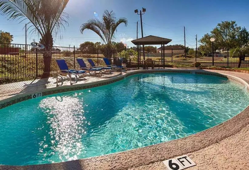 Surestay Hotel By Best Western Zapata